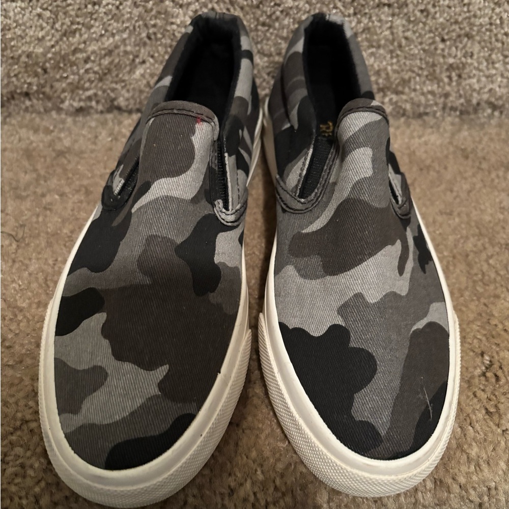 Women’s Camouflage Slip-On Shoes
